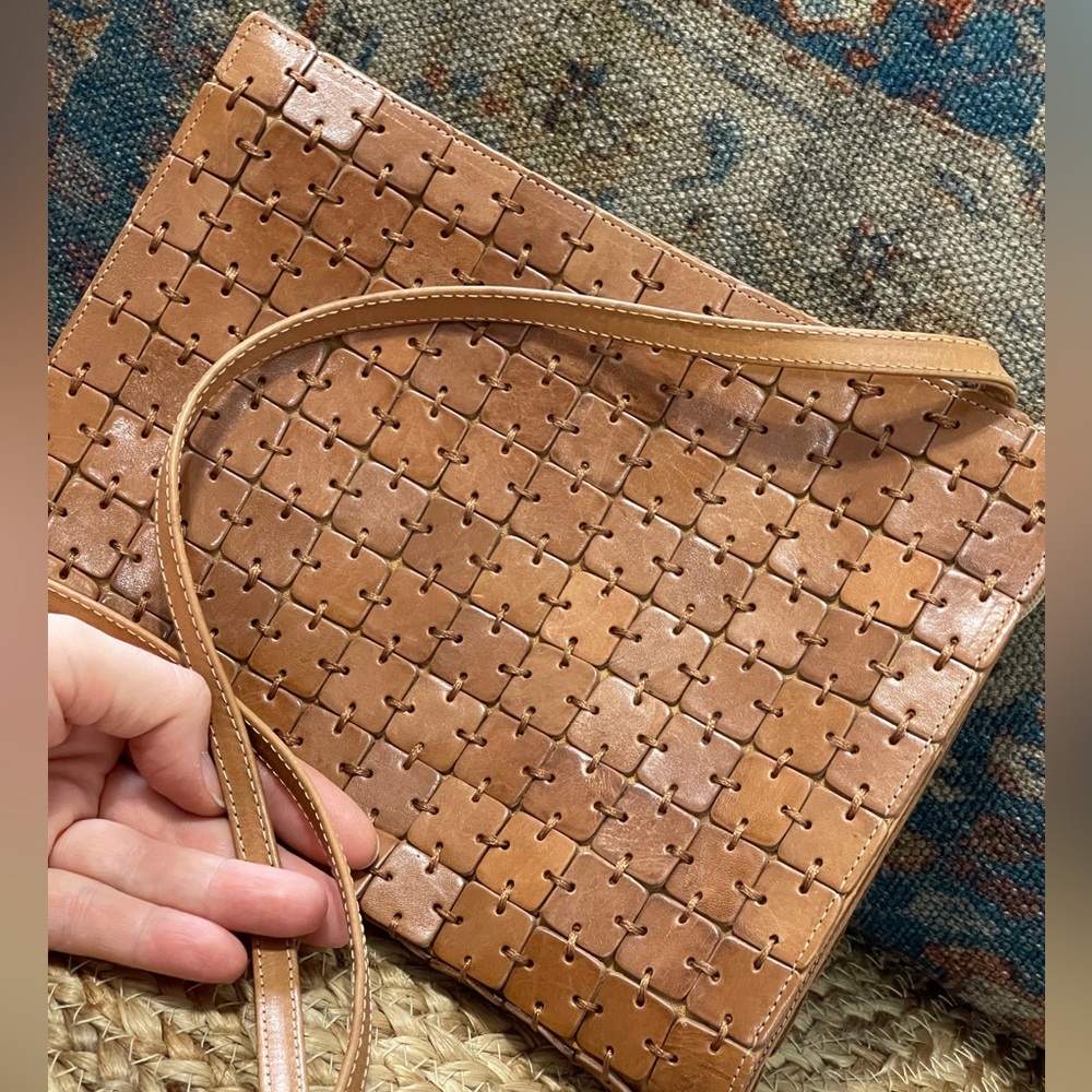 Leather CEM shoulder bag for women missing tag - Picture 9 of 10